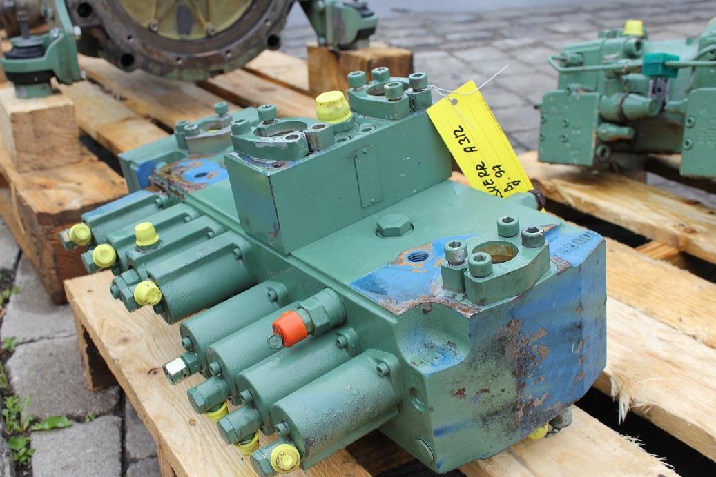 Liebherr A312 - Valve hydraulique pour Engins de chantier: photos 3 Liebherr A312 - Valve hydraulique pour Engins de chantier: photos 3