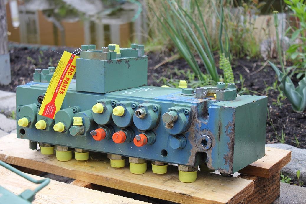 Liebherr A312 - Valve hydraulique pour Engins de chantier: photos 5 Liebherr A312 - Valve hydraulique pour Engins de chantier: photos 5