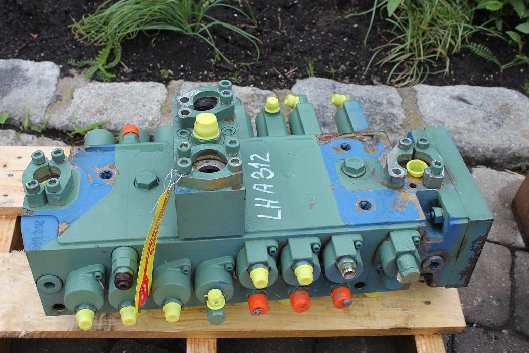 Liebherr A312 - Valve hydraulique pour Engins de chantier: photos 1 Liebherr A312 - Valve hydraulique pour Engins de chantier: photos 1