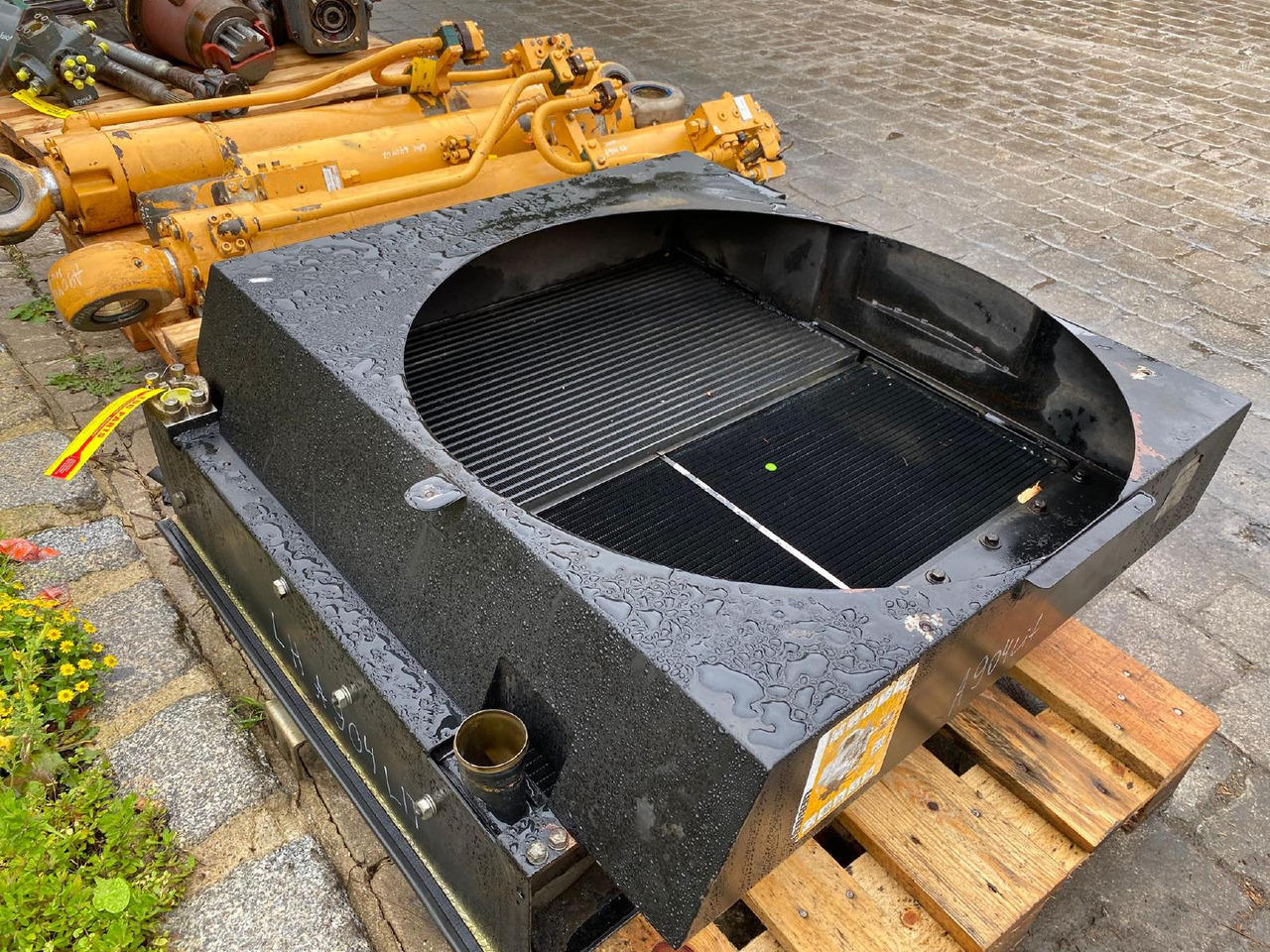 Liebherr A904 LIT - Système de refroidissement pour Engins de chantier: photos 3 Liebherr A904 LIT - Système de refroidissement pour Engins de chantier: photos 3