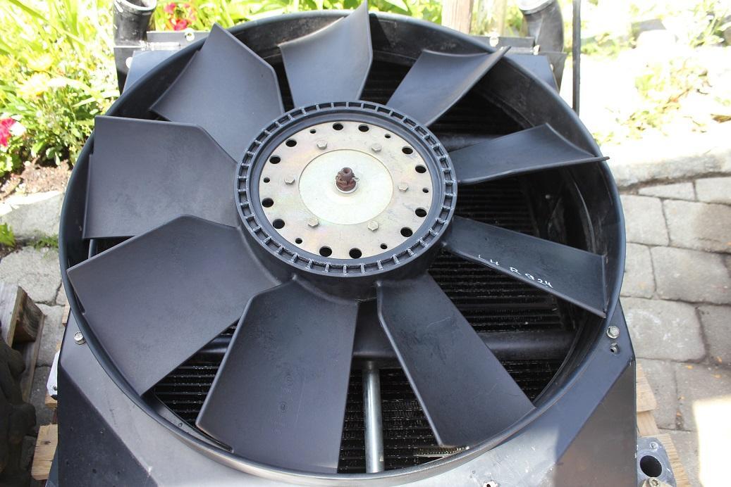 Liebherr R 924 compact - Système de refroidissement pour Engins de chantier: photos 2 Liebherr R 924 compact - Système de refroidissement pour Engins de chantier: photos 2