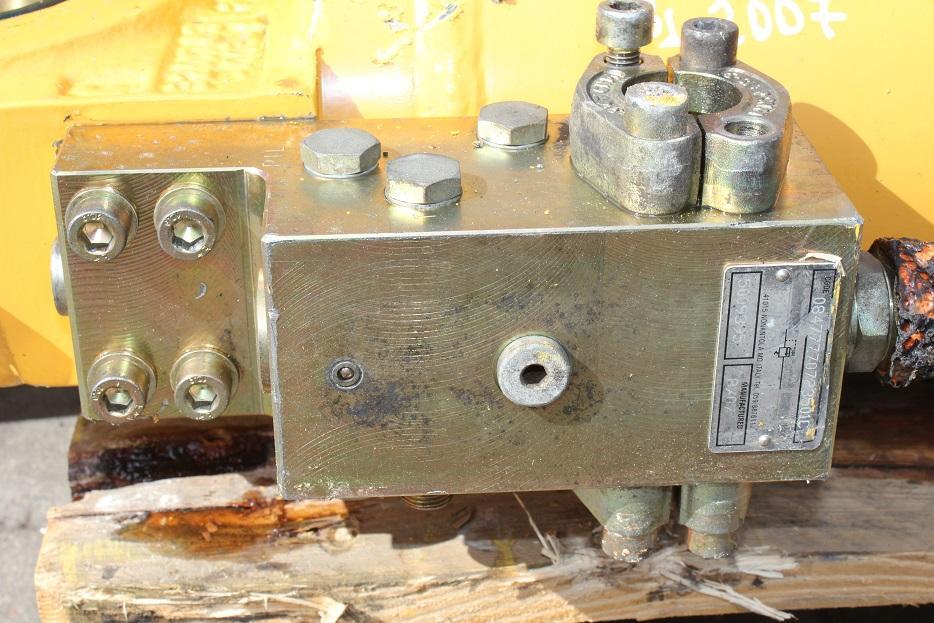 Liebherr R 924 compact - Vérin hydraulique pour Engins de chantier: photos 5 Liebherr R 924 compact - Vérin hydraulique pour Engins de chantier: photos 5