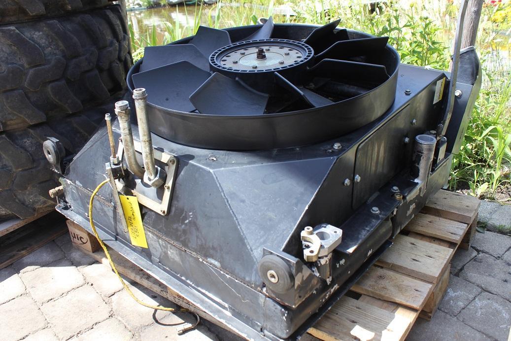 Liebherr R 924 compact - Système de refroidissement pour Engins de chantier: photos 3 Liebherr R 924 compact - Système de refroidissement pour Engins de chantier: photos 3