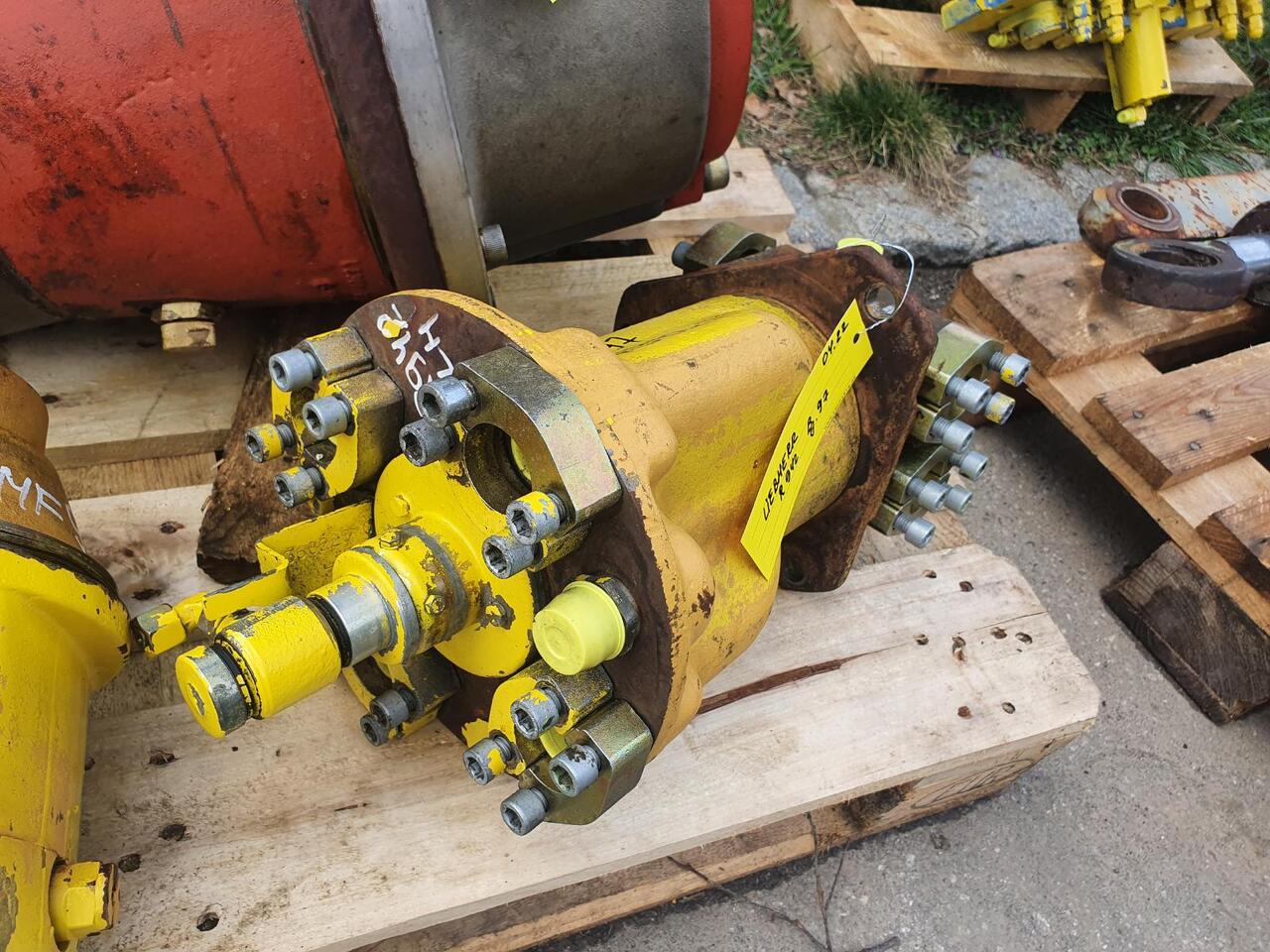 Liebherr R 942 - Hydraulique pour Engins de chantier: photos 3 Liebherr R 942 - Hydraulique pour Engins de chantier: photos 3