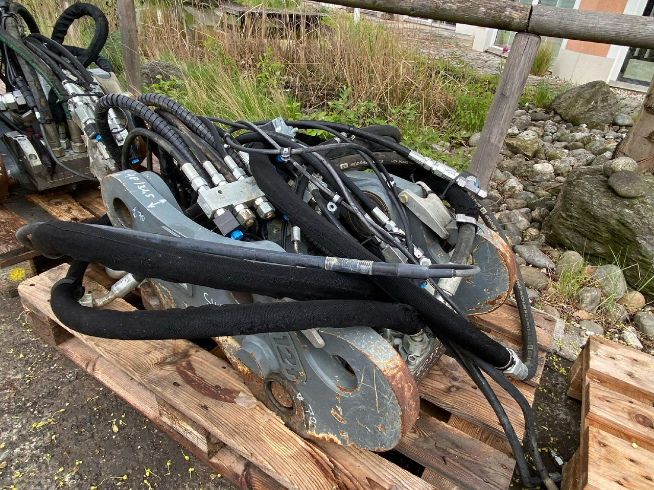 Liebherr SWA 48 - Attache rapide: photos 1 Liebherr SWA 48 - Attache rapide: photos 1