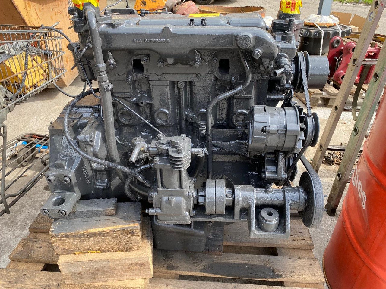 Perkins LF 4.248 aus Hanomag 33C - Moteur pour Engins de chantier: photos 4 Perkins LF 4.248 aus Hanomag 33C - Moteur pour Engins de chantier: photos 4
