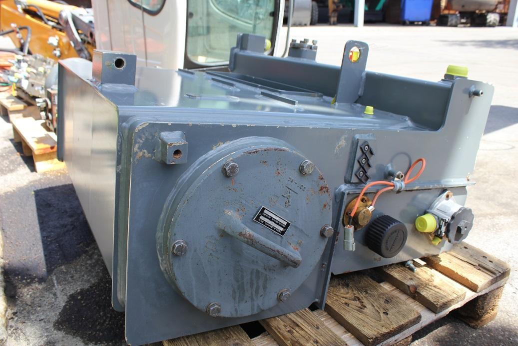 Liebherr R 924 compact - Pièces de rechange pour Pelle sur chenille: photos 1 Liebherr R 924 compact - Pièces de rechange pour Pelle sur chenille: photos 1