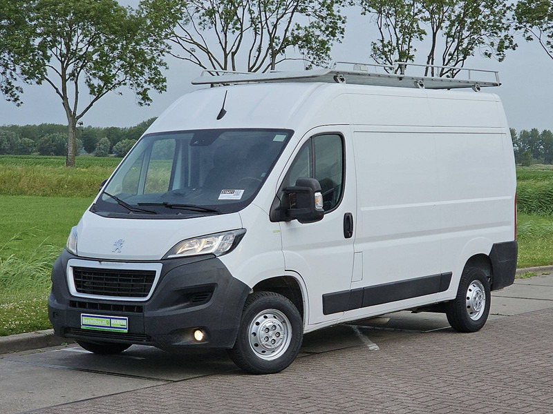 Peugeot Boxer 2.2 L2H2 Imperiaal Navi - Fourgon utilitaire: photos 2 Peugeot Boxer 2.2 L2H2 Imperiaal Navi - Fourgon utilitaire: photos 2