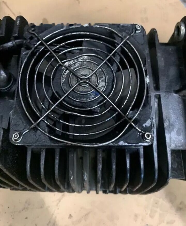 Do Autobusu Volvo B5LH E5 K202733 HCS K202733 - Compresseur pour Camion: photos 2 Do Autobusu Volvo B5LH E5 K202733 HCS K202733 - Compresseur pour Camion: photos 2
