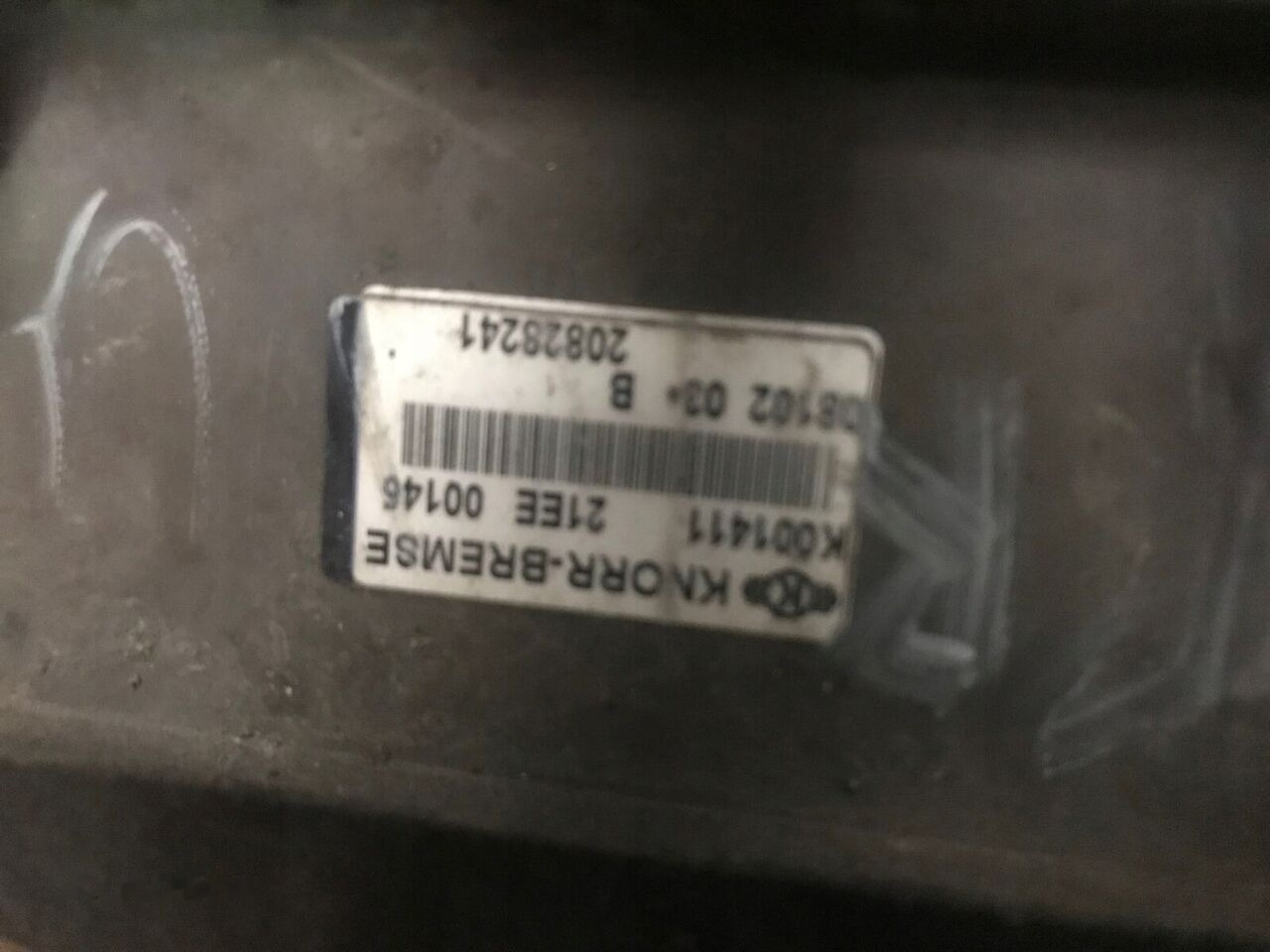 Knorr-Bremse K001411 Volvo FM FH Renault - Valve de frein pour Camion: photos 3 Knorr-Bremse K001411 Volvo FM FH Renault - Valve de frein pour Camion: photos 3