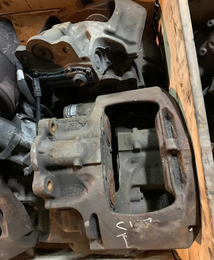 Knorr-Bremse MAN DAF Scania Iveco SN7 IVECO Stralis truck - Étrier de frein pour Camion: photos 3 Knorr-Bremse MAN DAF Scania Iveco SN7 IVECO Stralis truck - Étrier de frein pour Camion: photos 3