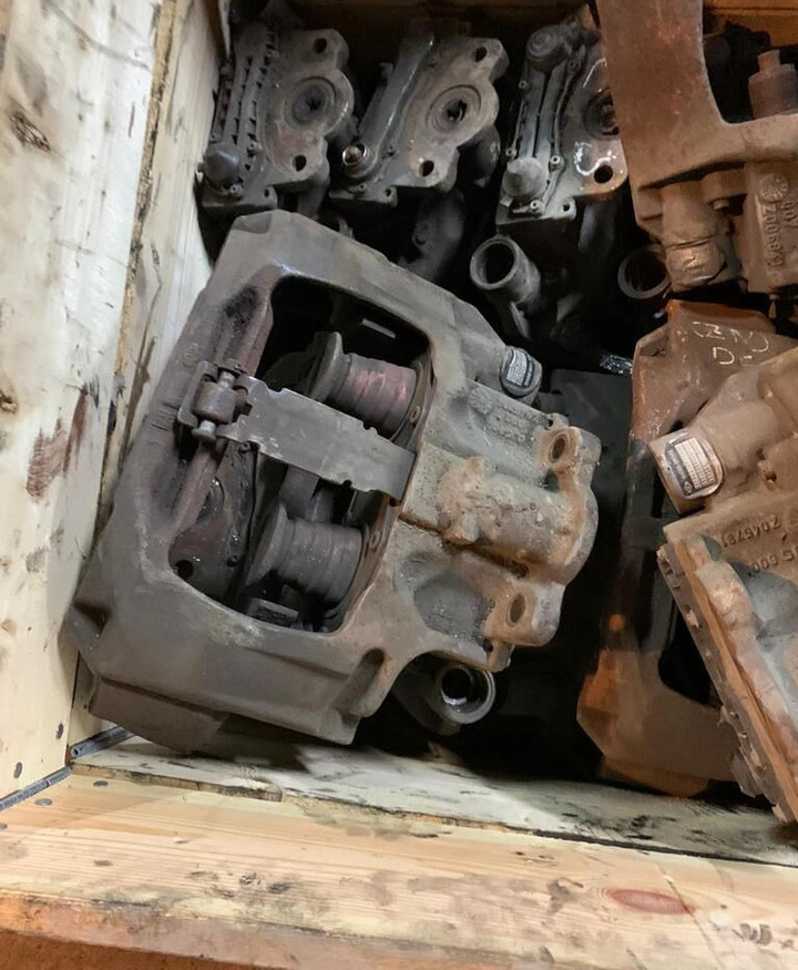 Knorr-Bremse MAN DAF Scania Iveco SN7 IVECO Stralis truck - Étrier de frein pour Camion: photos 1 Knorr-Bremse MAN DAF Scania Iveco SN7 IVECO Stralis truck - Étrier de frein pour Camion: photos 1