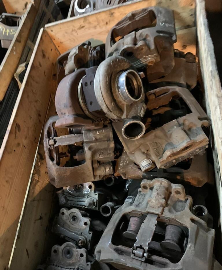 Knorr-Bremse MAN DAF Scania Iveco SN7 IVECO Stralis truck - Étrier de frein pour Camion: photos 2 Knorr-Bremse MAN DAF Scania Iveco SN7 IVECO Stralis truck - Étrier de frein pour Camion: photos 2