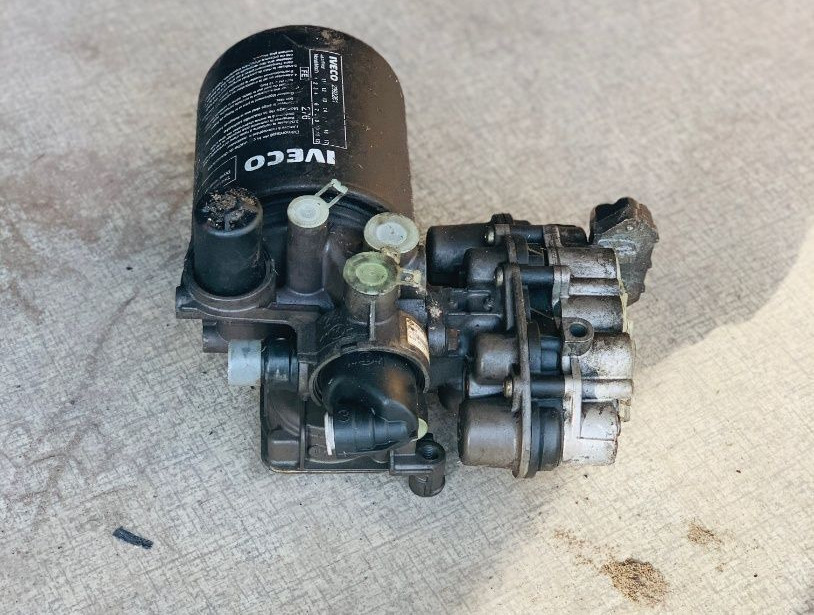 Knorr-Bremse Zespół przygotowania powietrza LA8609 IVECO Stralis truck - Système d'admission d'air pour Camion: photos 1 Knorr-Bremse Zespół przygotowania powietrza LA8609 IVECO Stralis truck - Système d'admission d'air pour Camion: photos 1