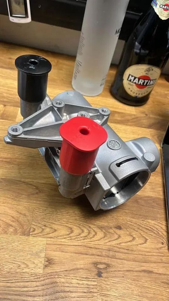 NOWY ZAWÓR PARKUJĄCO LUZUJĄCY WABCO 9710029100 - Valve de frein pour Camion: photos 1 NOWY ZAWÓR PARKUJĄCO LUZUJĄCY WABCO 9710029100 - Valve de frein pour Camion: photos 1