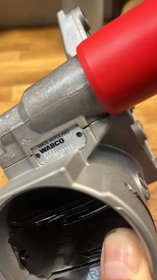 NOWY ZAWÓR PARKUJĄCO LUZUJĄCY WABCO 9710029100 - Valve de frein pour Camion: photos 2 NOWY ZAWÓR PARKUJĄCO LUZUJĄCY WABCO 9710029100 - Valve de frein pour Camion: photos 2