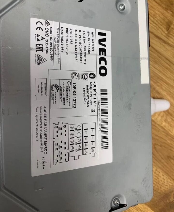Radio Iveco Daily BT/DAB 5802807801 - Panel de instrumentos pour Camion: photos 2 Radio Iveco Daily BT/DAB 5802807801 - Panel de instrumentos pour Camion: photos 2