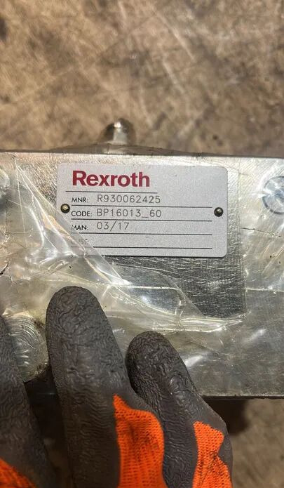 Rexroth Flow Divider R930062425 - Valve de frein pour Camion: photos 5 Rexroth Flow Divider R930062425 - Valve de frein pour Camion: photos 5