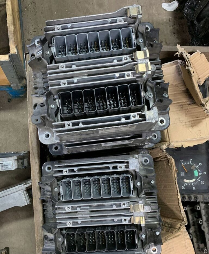 Silnika DC13147 E6 450 Scania - Bloc de gestion pour Camion: photos 2 Silnika DC13147 E6 450 Scania - Bloc de gestion pour Camion: photos 2