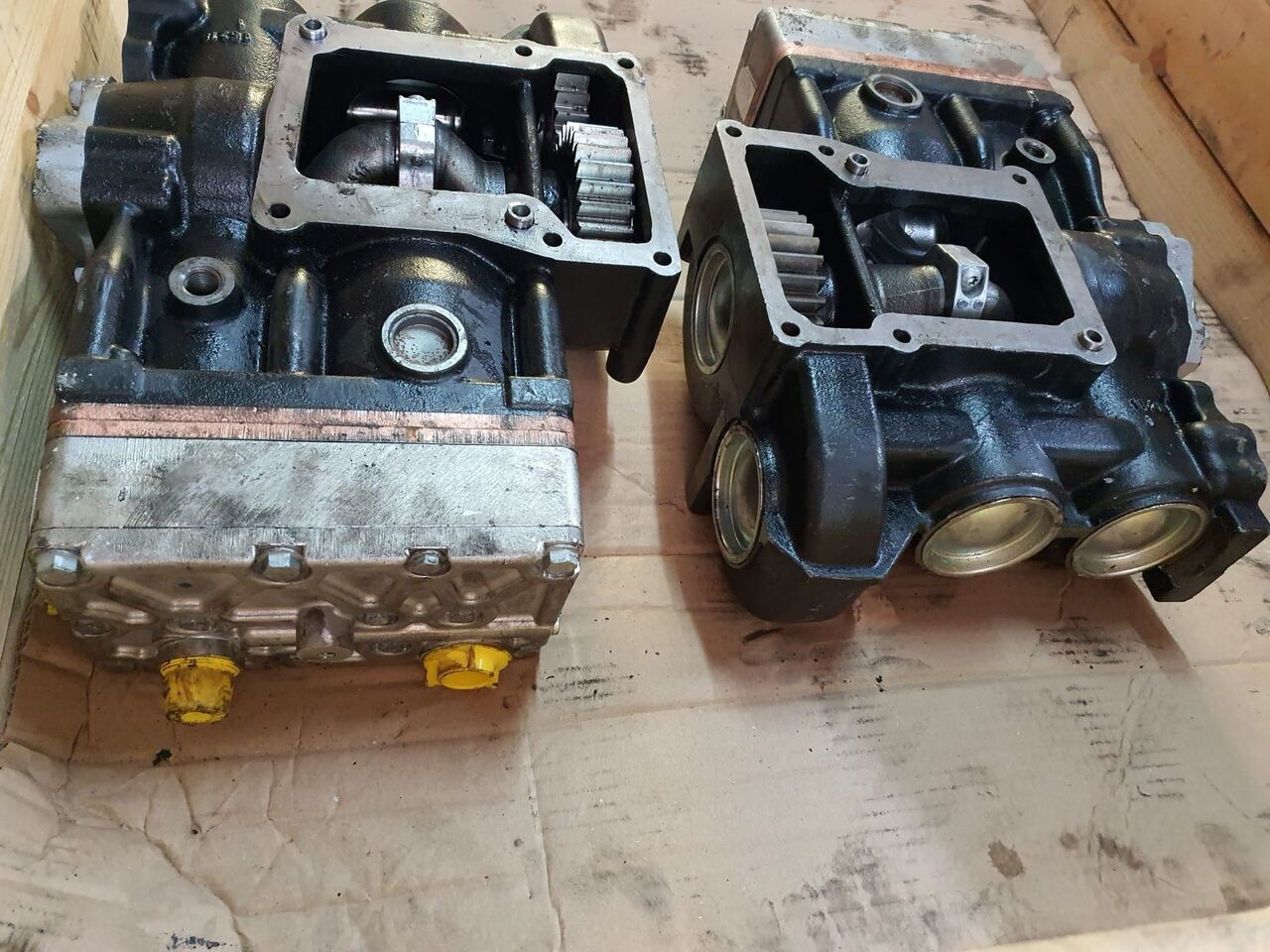 Voith 51.54100-7298 MAN Trucks truck - Compresseur pour Camion: photos 1 Voith 51.54100-7298 MAN Trucks truck - Compresseur pour Camion: photos 1