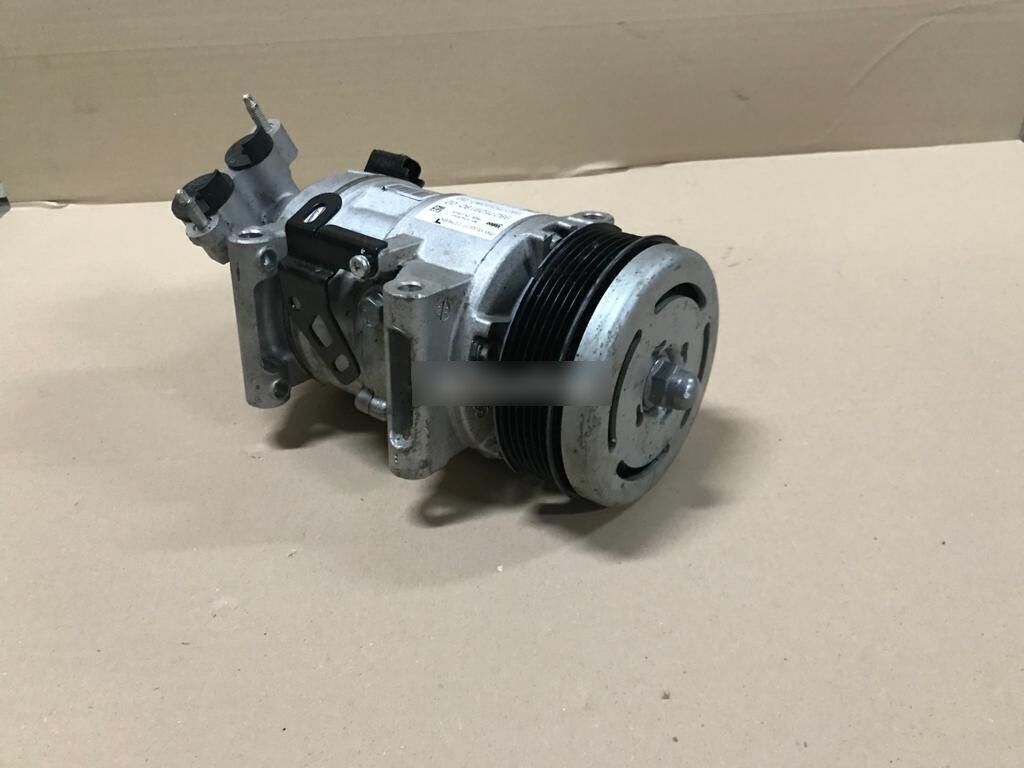 Volvo 24V U4134 Hurt Regeneracja SD7H15 - Compresseur de climatisation pour Camion: photos 5 Volvo 24V U4134 Hurt Regeneracja SD7H15 - Compresseur de climatisation pour Camion: photos 5