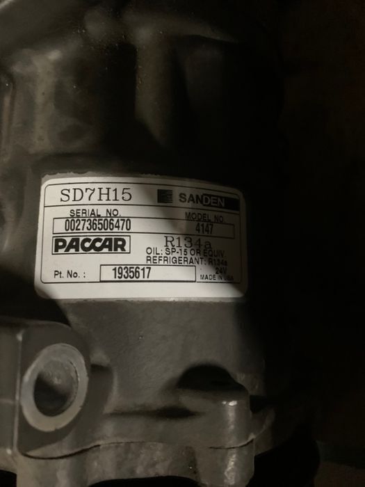 Volvo 24V U4134 Hurt Regeneracja SD7H15 - Compresseur de climatisation pour Camion: photos 3 Volvo 24V U4134 Hurt Regeneracja SD7H15 - Compresseur de climatisation pour Camion: photos 3
