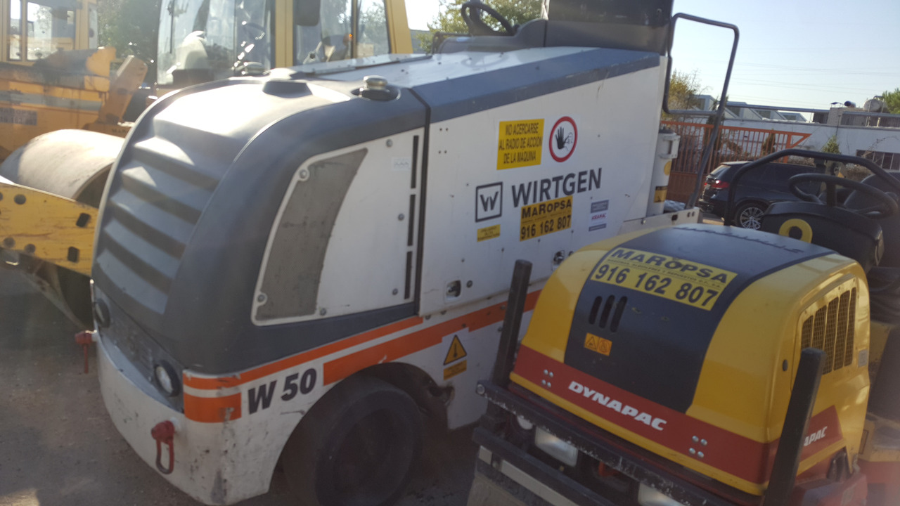 Fresadora de asfalto Wirtgen W 50 - Fraiseuse à froid: photos 1 Fresadora de asfalto Wirtgen W 50 - Fraiseuse à froid: photos 1