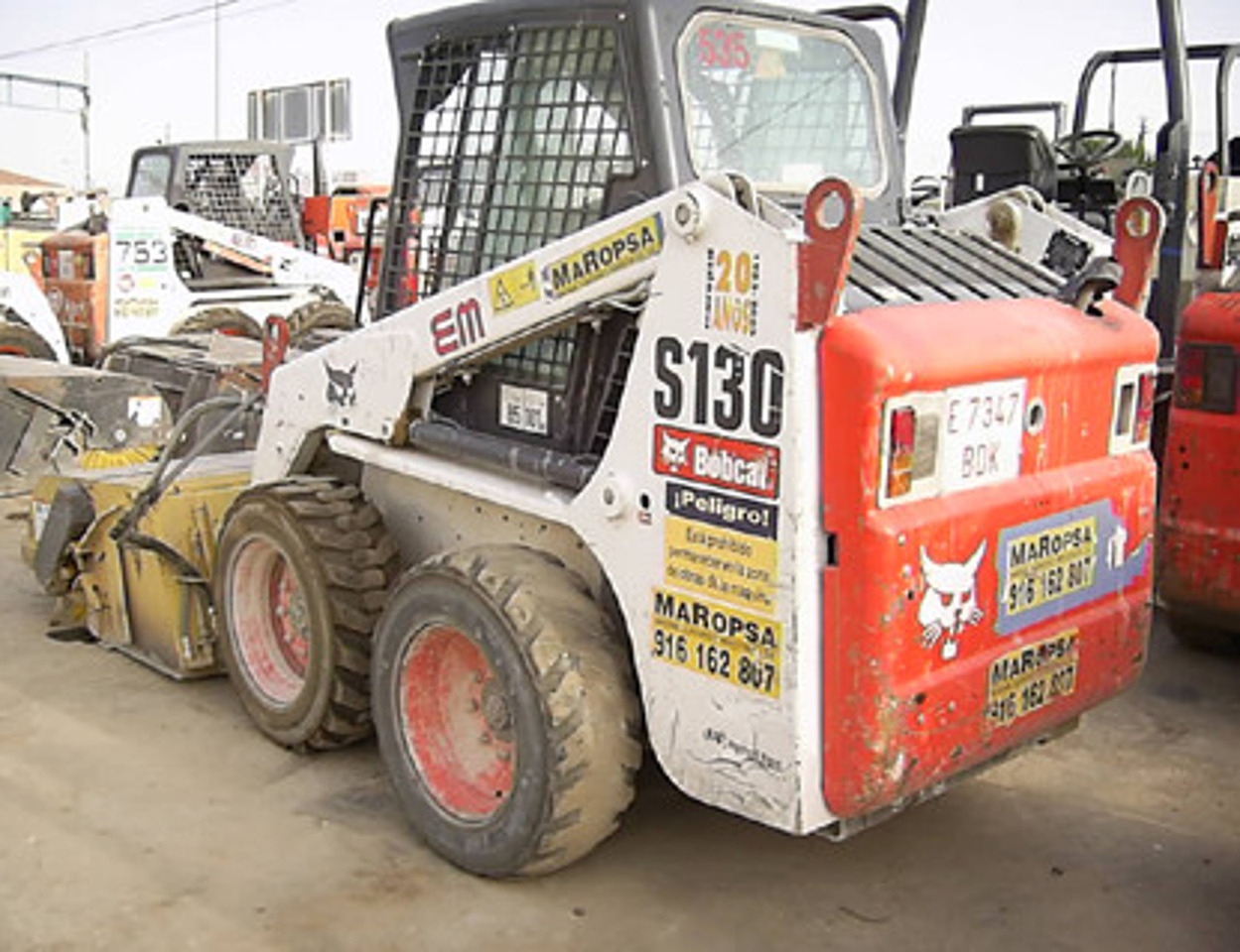 Minicargadora Bobcat S130 - Mini chargeuse: photos 1 Minicargadora Bobcat S130 - Mini chargeuse: photos 1