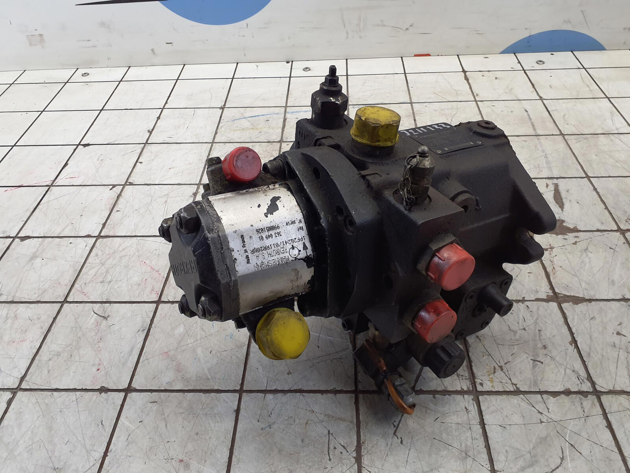 BRUENINGHAUS HYDROMATIK hydraulic pump - Pompe hydraulique pour Grue mobile: photos 2 BRUENINGHAUS HYDROMATIK hydraulic pump - Pompe hydraulique pour Grue mobile: photos 2