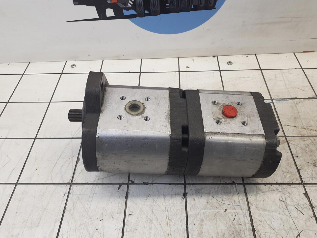 Bosch AC 205 dual gear pump - Pompe hydraulique pour Grue mobile: photos 3 Bosch AC 205 dual gear pump - Pompe hydraulique pour Grue mobile: photos 3