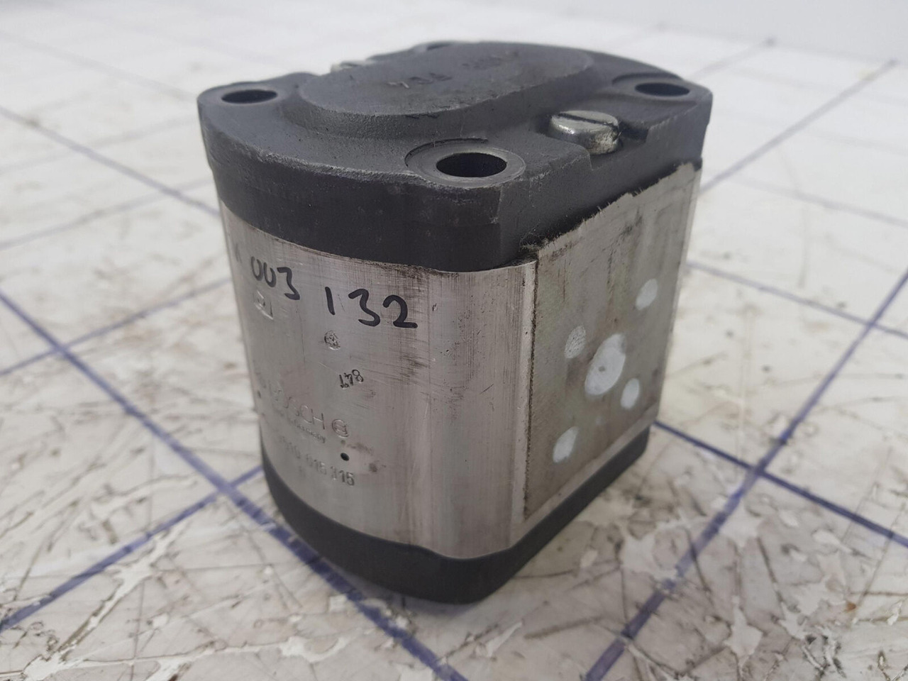 Bosch Bosch gear pump - Pompe hydraulique pour Grue mobile: photos 2 Bosch Bosch gear pump - Pompe hydraulique pour Grue mobile: photos 2