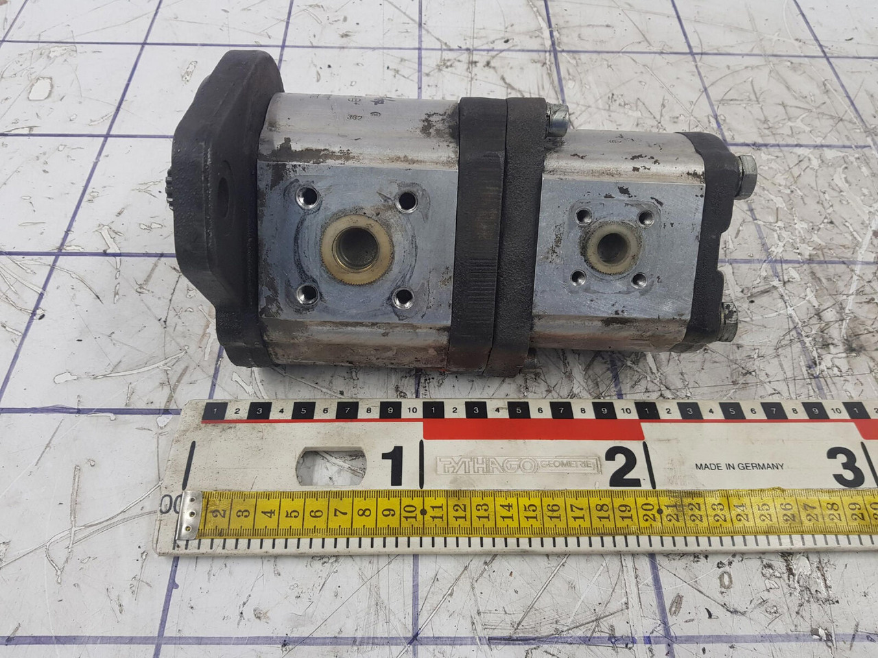 Bosch LTM 1060/2 TWO-STAGE PUMP - Pompe hydraulique pour Grue: photos 1 Bosch LTM 1060/2 TWO-STAGE PUMP - Pompe hydraulique pour Grue: photos 1