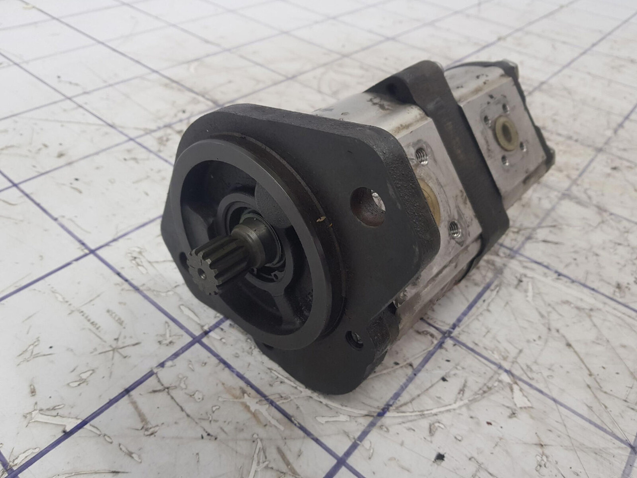 Bosch LTM 1060/2 TWO-STAGE PUMP - Pompe hydraulique pour Grue: photos 2 Bosch LTM 1060/2 TWO-STAGE PUMP - Pompe hydraulique pour Grue: photos 2
