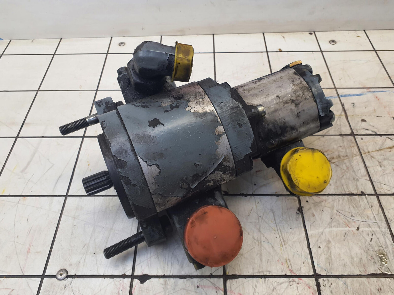 Bosch LTM 1060 dual gear pump - Pompe hydraulique pour Grue mobile: photos 1 Bosch LTM 1060 dual gear pump - Pompe hydraulique pour Grue mobile: photos 1