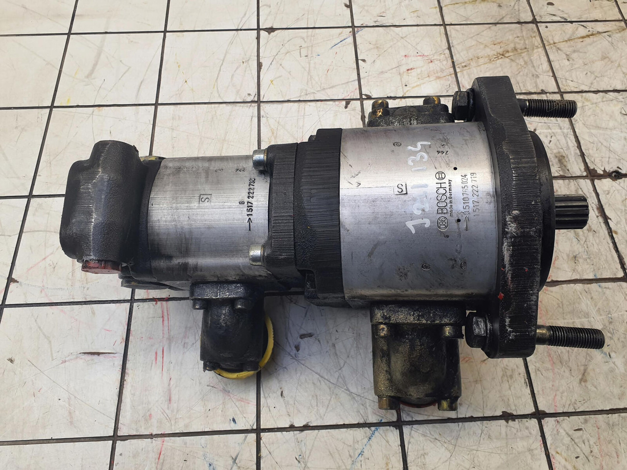 Bosch LTM 1060 dual gear pump - Pompe hydraulique pour Grue mobile: photos 5 Bosch LTM 1060 dual gear pump - Pompe hydraulique pour Grue mobile: photos 5