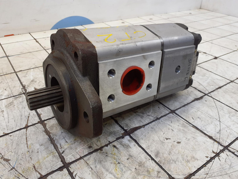 CT2 Dual gear pump - Pompe hydraulique pour Grue: photos 2 CT2 Dual gear pump - Pompe hydraulique pour Grue: photos 2