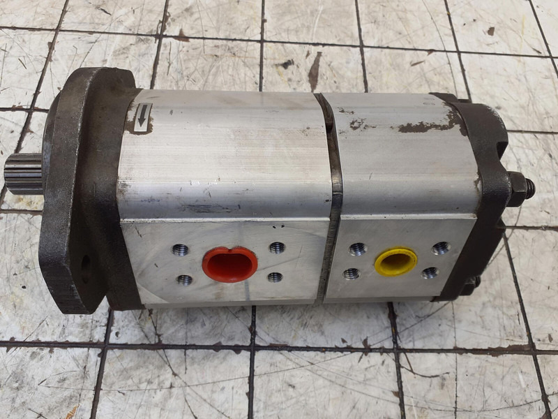 CT2 Dual gear pump - Pompe hydraulique pour Grue: photos 5 CT2 Dual gear pump - Pompe hydraulique pour Grue: photos 5