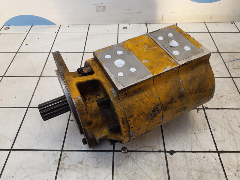 DUAL gear pump - Pompe hydraulique pour Grue: photos 1 DUAL gear pump - Pompe hydraulique pour Grue: photos 1