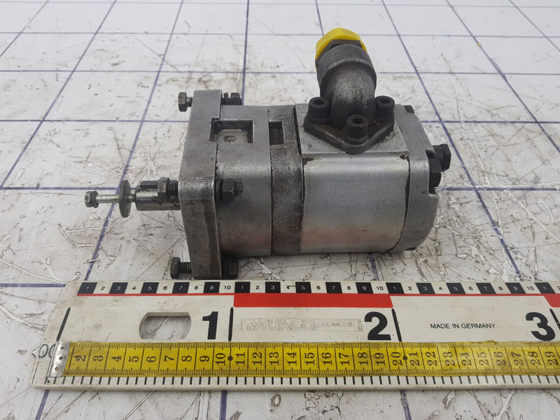 Duplomatic Duplomatic gear pump - Pompe hydraulique pour Grue: photos 1 Duplomatic Duplomatic gear pump - Pompe hydraulique pour Grue: photos 1