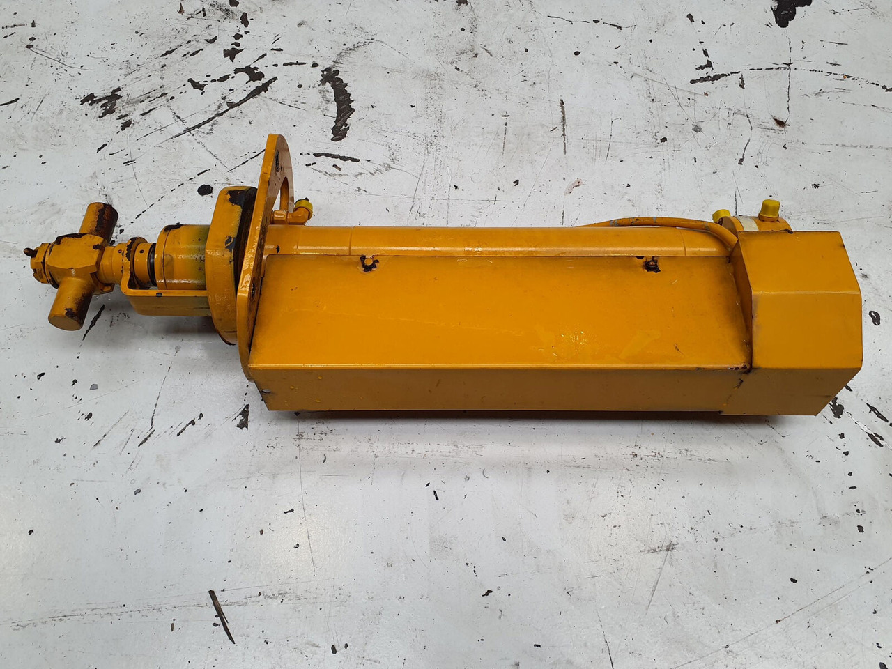 FAUN ATF 45-3 counterweight cylinder - Vérin hydraulique pour Grue: photos 2 FAUN ATF 45-3 counterweight cylinder - Vérin hydraulique pour Grue: photos 2