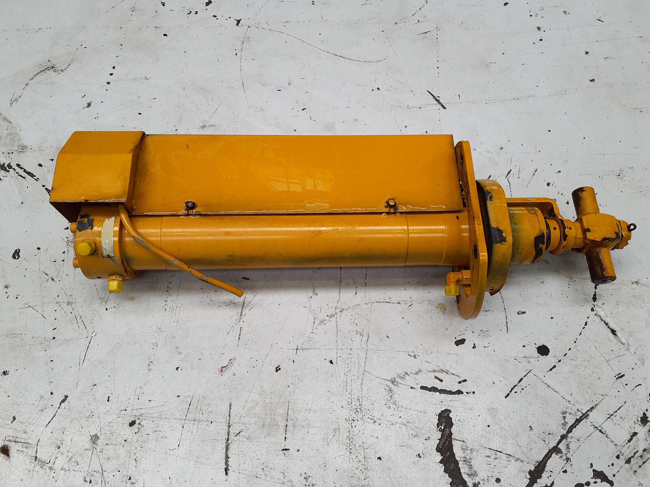 FAUN ATF 45-3 counterweight cylinder - Vérin hydraulique pour Grue: photos 1 FAUN ATF 45-3 counterweight cylinder - Vérin hydraulique pour Grue: photos 1