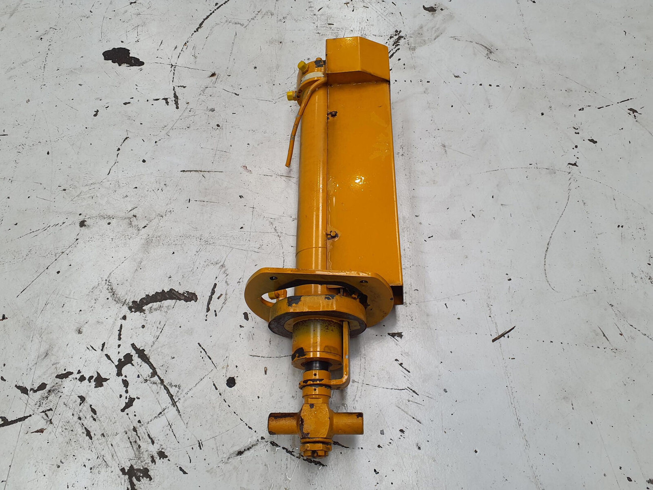 FAUN ATF 45-3 counterweight cylinder - Vérin hydraulique pour Grue: photos 3 FAUN ATF 45-3 counterweight cylinder - Vérin hydraulique pour Grue: photos 3