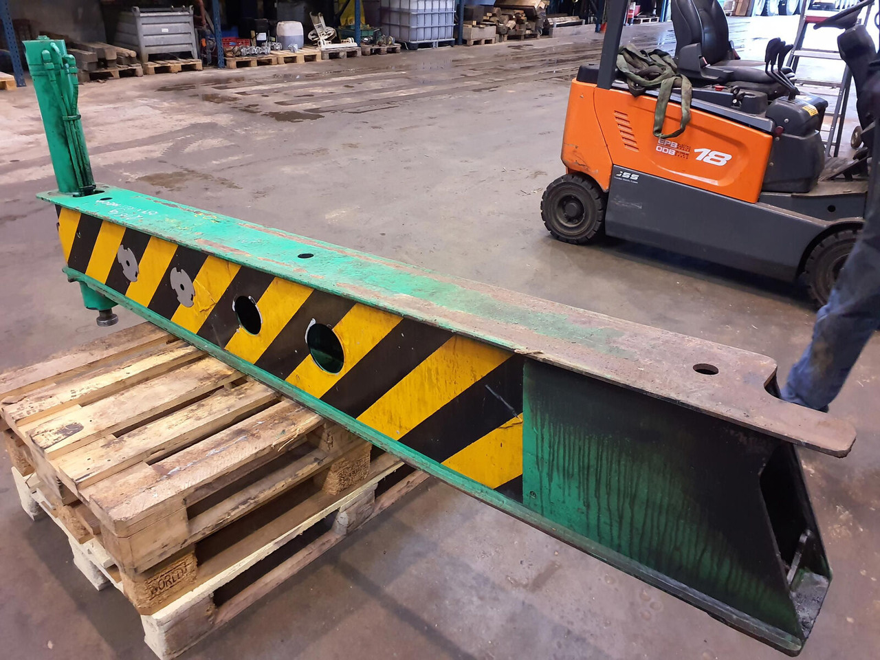 FAUN ATF 60-3 front outrigger beam with support cylinder - Suspension pour Grue mobile: photos 3 FAUN ATF 60-3 front outrigger beam with support cylinder - Suspension pour Grue mobile: photos 3