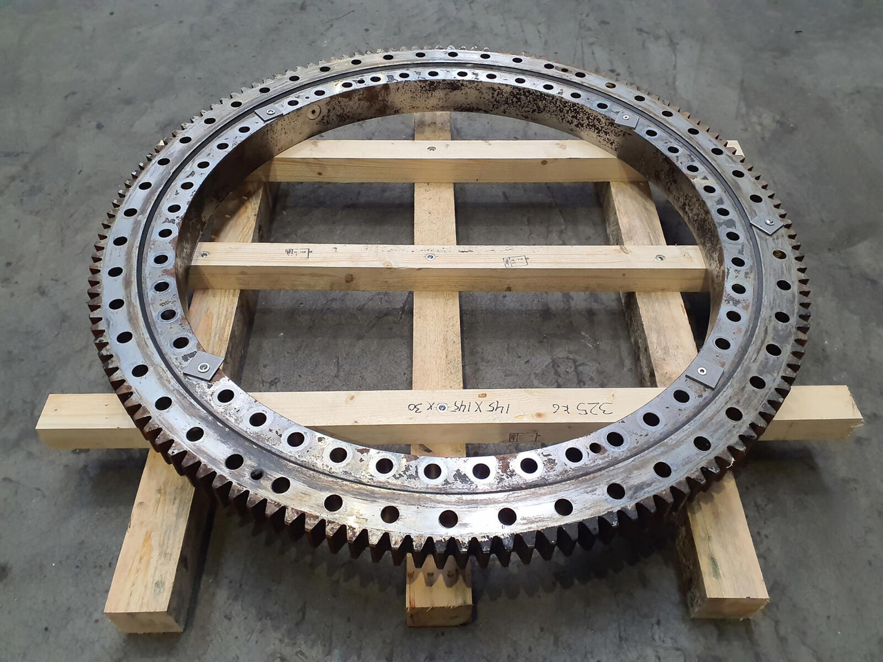 FAUN RTF 25-2 slewing ring - Couronne d'orientation pour Grue mobile: photos 1 FAUN RTF 25-2 slewing ring - Couronne d'orientation pour Grue mobile: photos 1