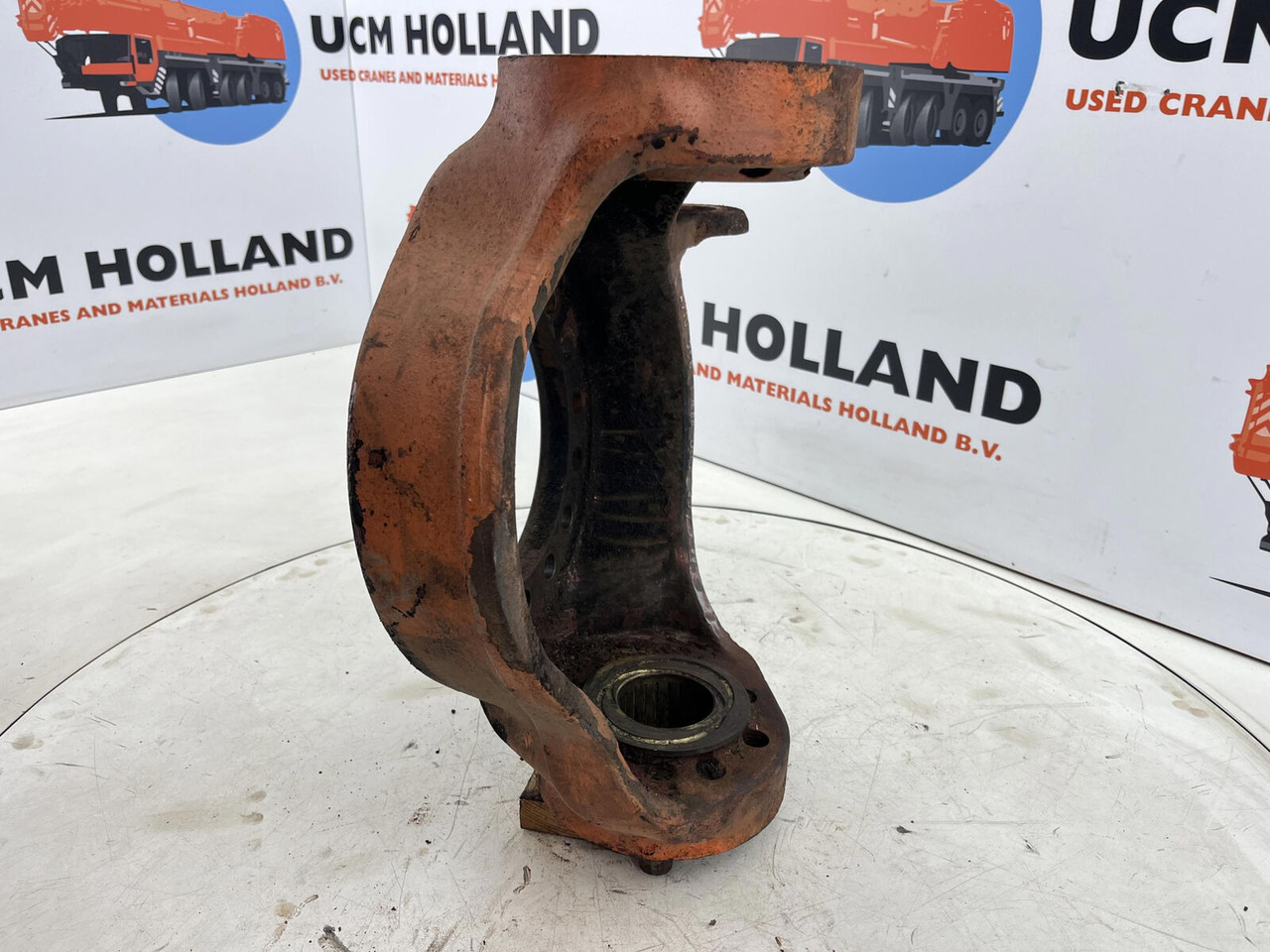 Fusée d'essieu pour Grue mobile FAUN RTF 50 Steering knuckle 16 holes axle 1 right: photos 6