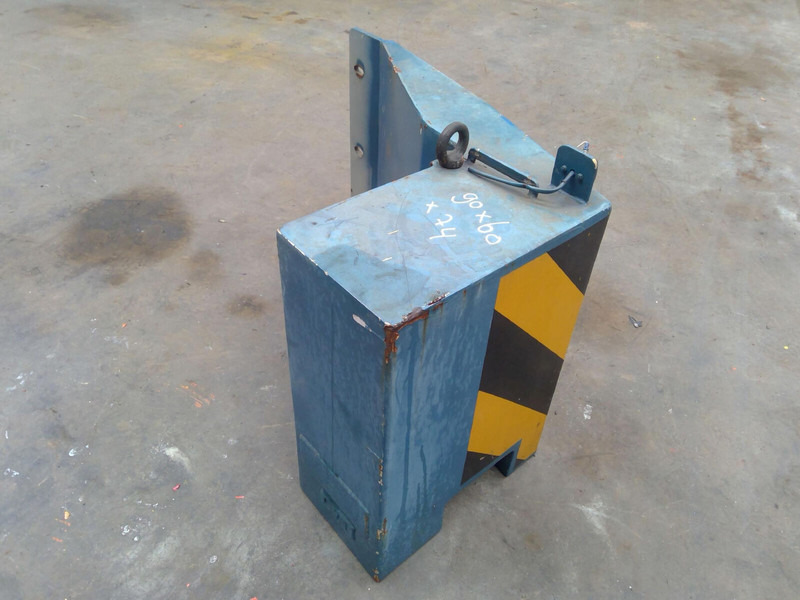 Faun ATF 40G-2 counterweight 0,7 ton left side - Contrepoids pour Engins de chantier: photos 4 Faun ATF 40G-2 counterweight 0,7 ton left side - Contrepoids pour Engins de chantier: photos 4