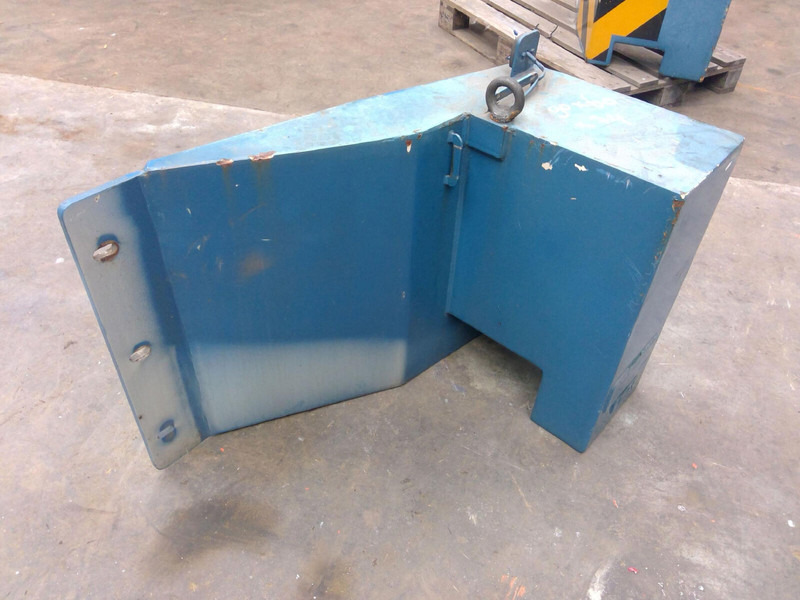 Faun ATF 40G-2 counterweight 0,7 ton left side - Contrepoids pour Engins de chantier: photos 3 Faun ATF 40G-2 counterweight 0,7 ton left side - Contrepoids pour Engins de chantier: photos 3