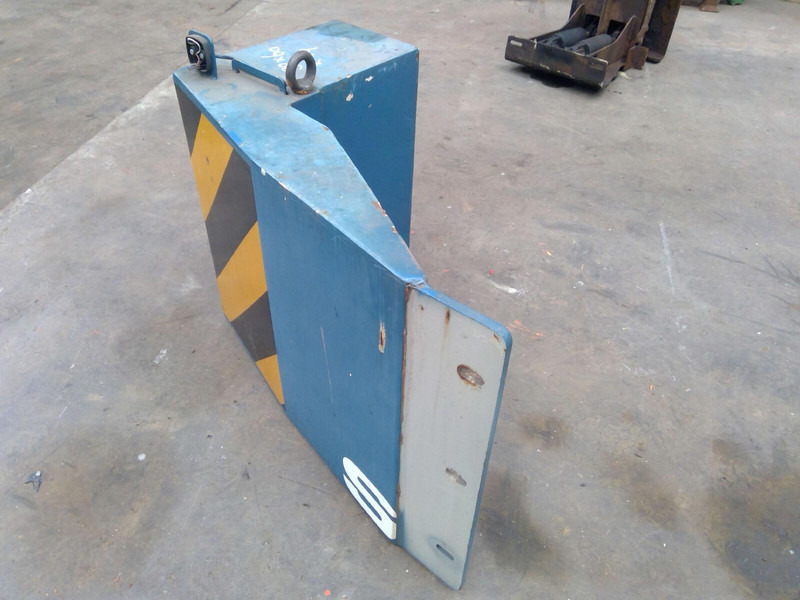 Faun ATF 40G-2 counterweight 0,7 ton left side - Contrepoids pour Engins de chantier: photos 2 Faun ATF 40G-2 counterweight 0,7 ton left side - Contrepoids pour Engins de chantier: photos 2
