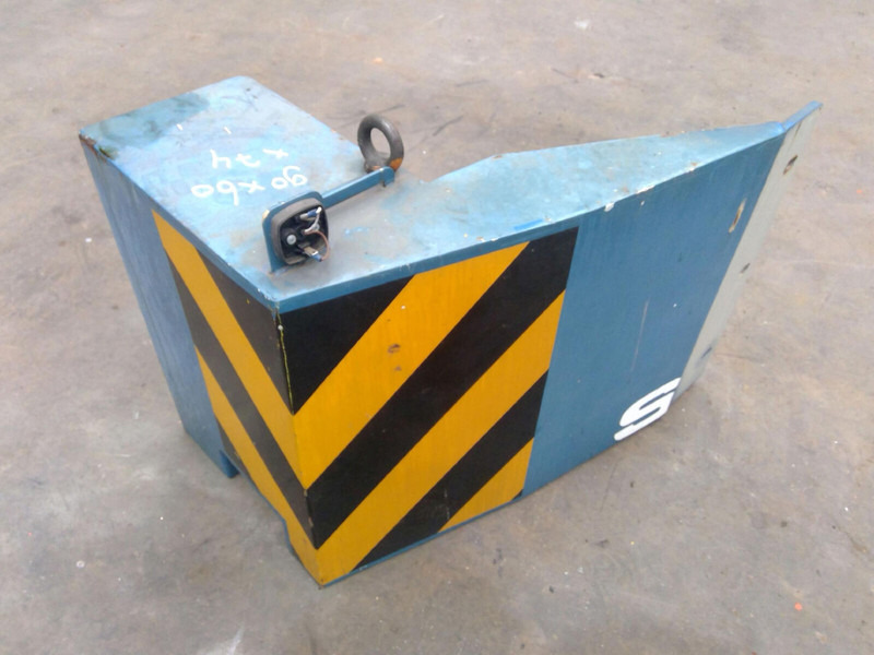 Faun ATF 40G-2 counterweight 0,7 ton left side - Contrepoids pour Engins de chantier: photos 1 Faun ATF 40G-2 counterweight 0,7 ton left side - Contrepoids pour Engins de chantier: photos 1