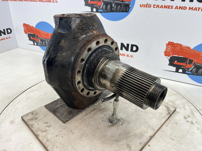 Faun ATF 45-3 Steering knuckle 16 holes axle 3 - Fusée d'essieu pour Grue: photos 3 Faun ATF 45-3 Steering knuckle 16 holes axle 3 - Fusée d'essieu pour Grue: photos 3